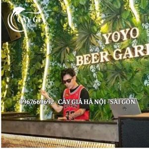 Dự Án Thi Công Tường Cây Giả Cho Quán Bar Tại Hà Nội